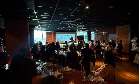 Plateia acompanhando apresentação na primeira edição do ECN Day